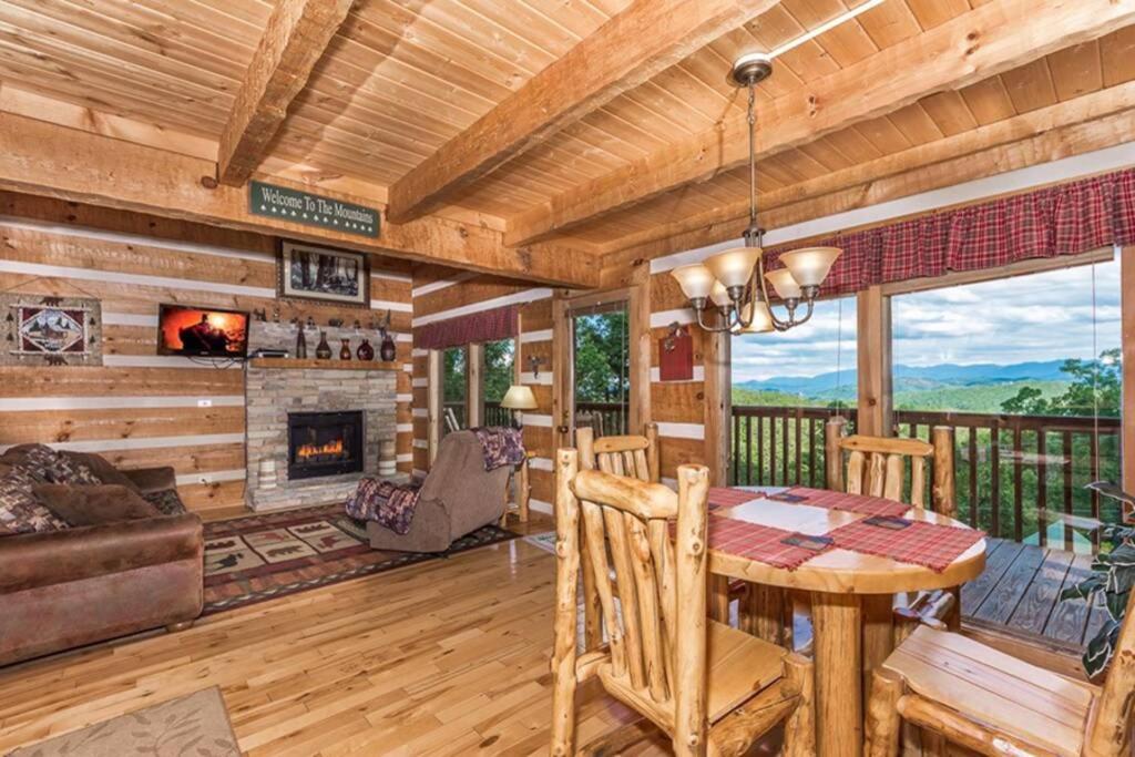 View! Private! Hot Tub,Pool Table,Fireplace,Relax! Sevierville Bagian luar foto