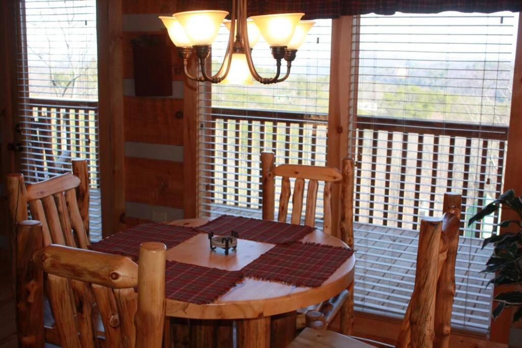View! Private! Hot Tub,Pool Table,Fireplace,Relax! Sevierville Bagian luar foto