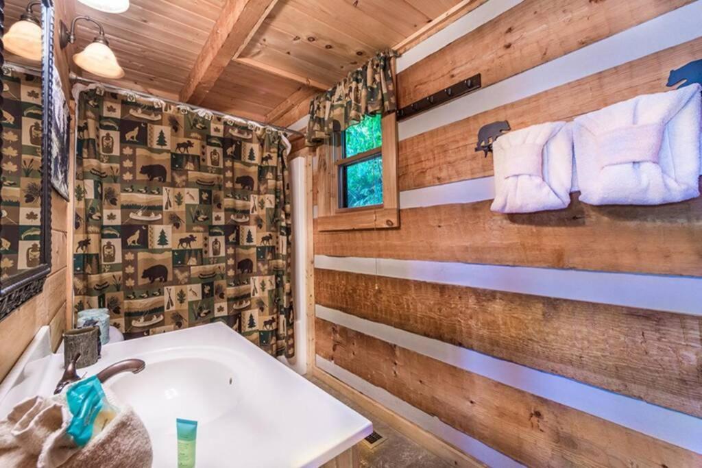 View! Private! Hot Tub,Pool Table,Fireplace,Relax! Sevierville Bagian luar foto