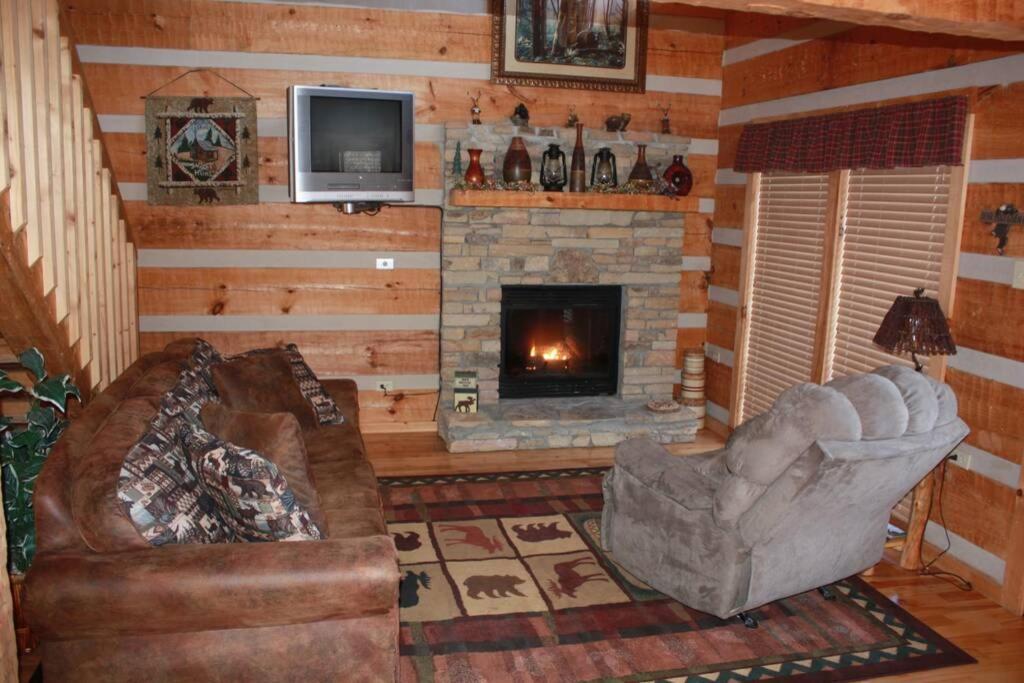View! Private! Hot Tub,Pool Table,Fireplace,Relax! Sevierville Bagian luar foto