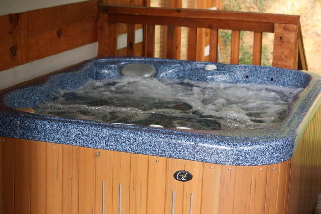 View! Private! Hot Tub,Pool Table,Fireplace,Relax! Sevierville Bagian luar foto